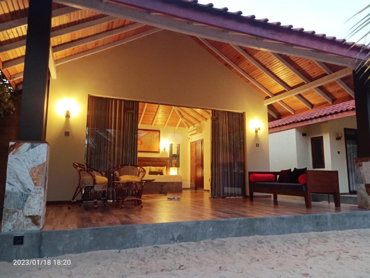 Blue Waves Kite Surfing Beach Resort Kalpitiya Exterior photo