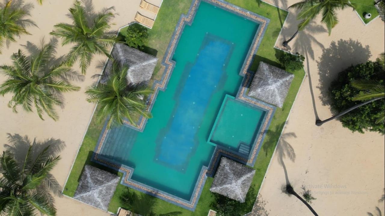 Blue Waves Kite Surfing Beach Resort Kalpitiya Exterior photo