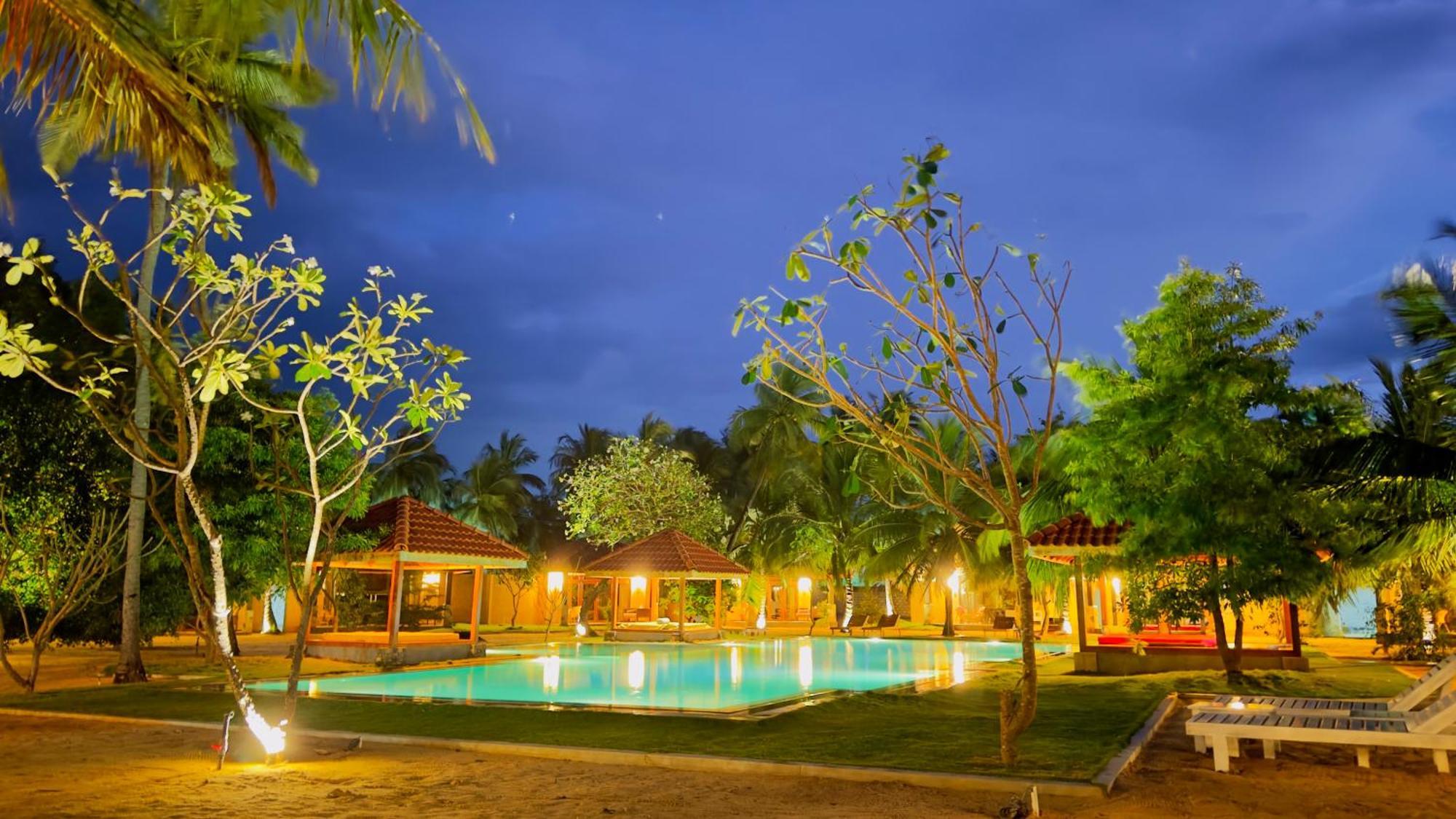 Blue Waves Kite Surfing Beach Resort Kalpitiya Exterior photo